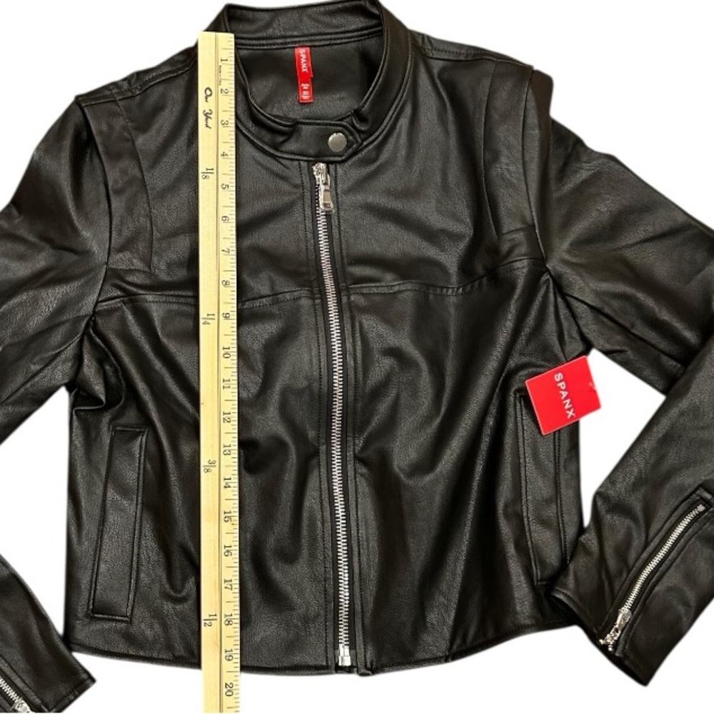 NWT Spanx  Leather-Like Moto Jacket Vegan  Zip Front Luxe Medium or 1x - Picture 5 of 12